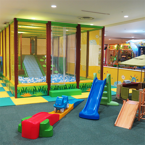 キッズスマイル エブリイOkanaka津高店の店舗画像2